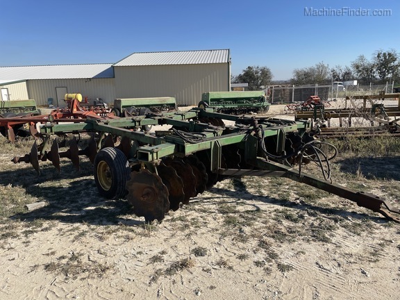 John Deere 1630 Image 2