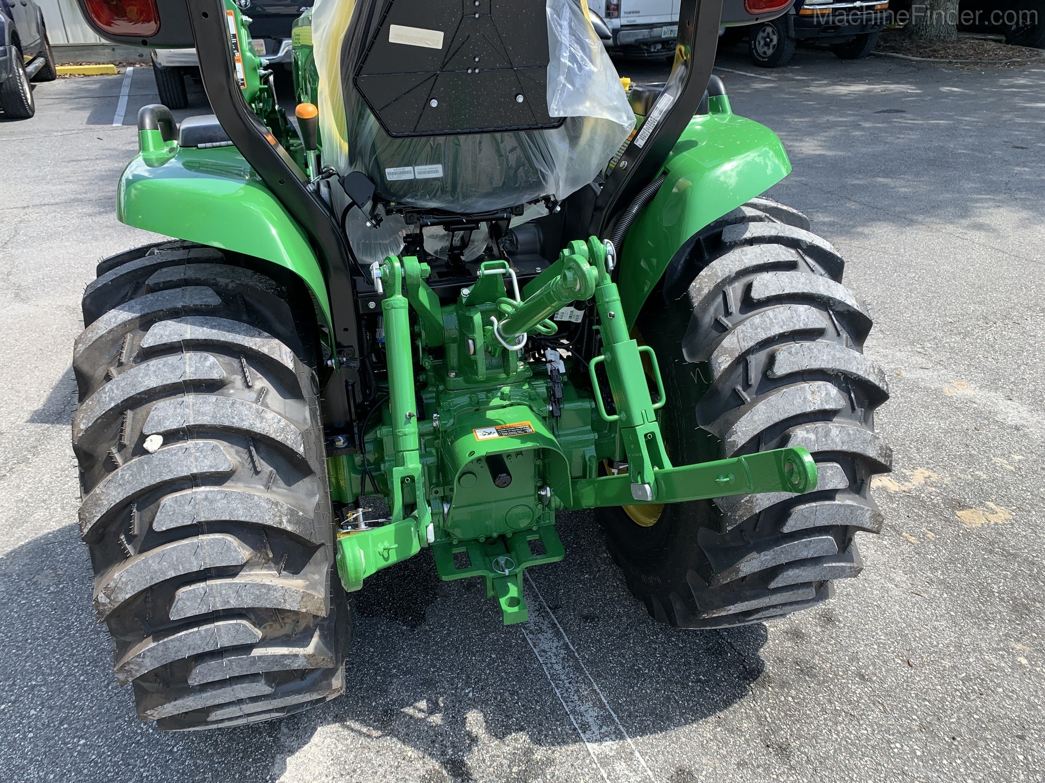 2020 John Deere 3033R Image 5
