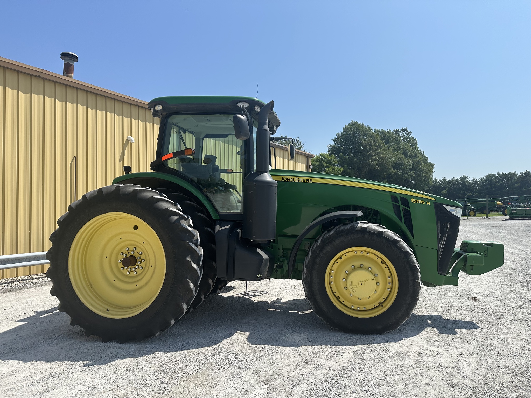 2012 John Deere 8335R Image 3