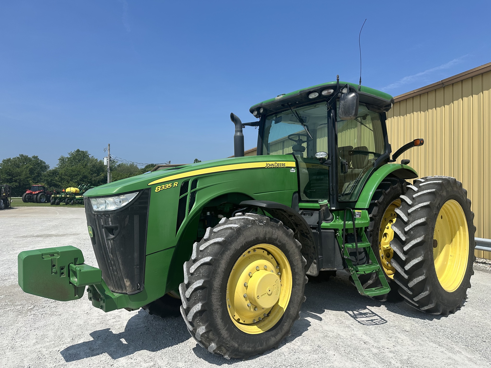 2012 John Deere 8335R Image 2