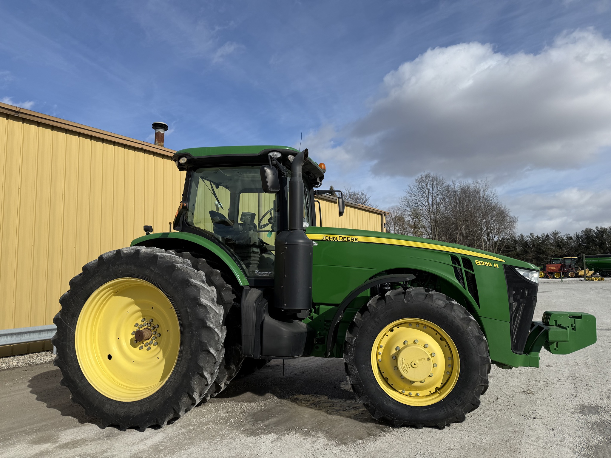 2012 John Deere 8335R Image 2