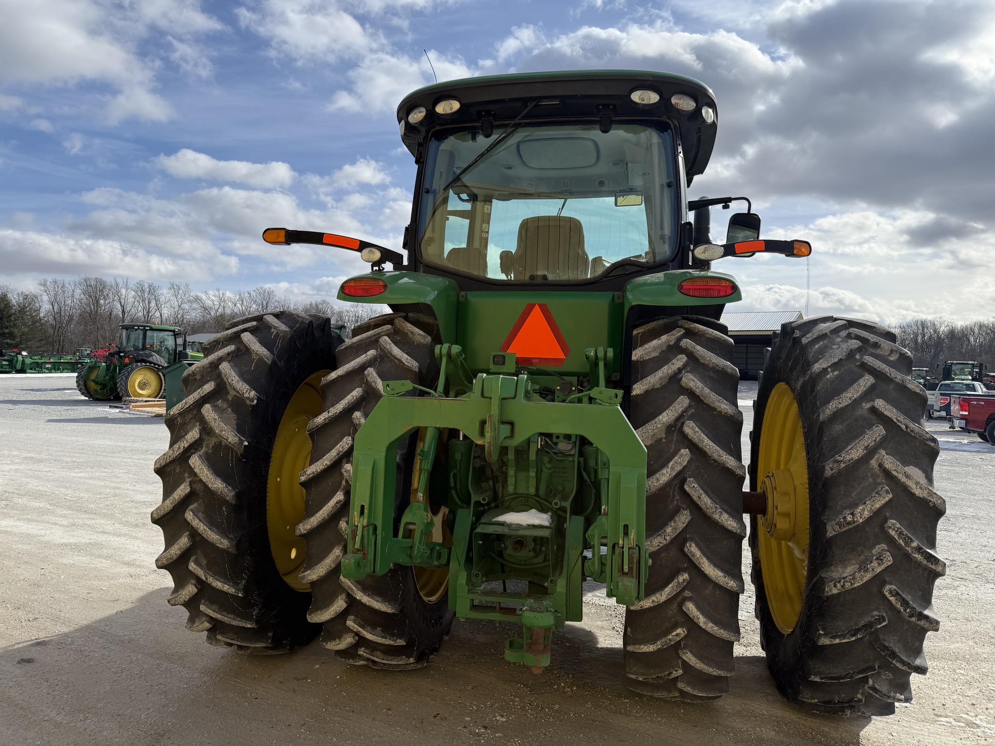 2012 John Deere 8335R Image 4