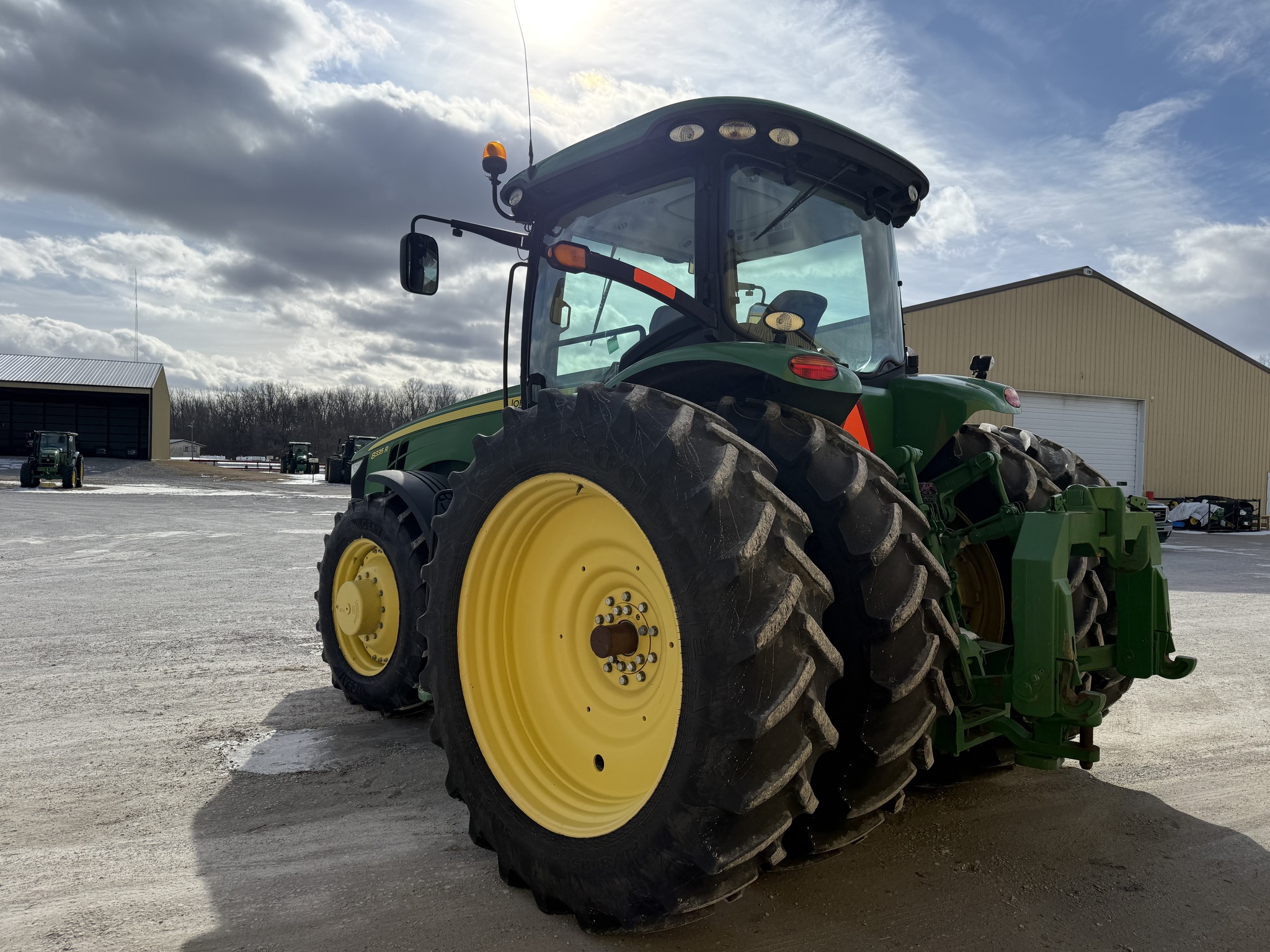 2012 John Deere 8335R Image 5