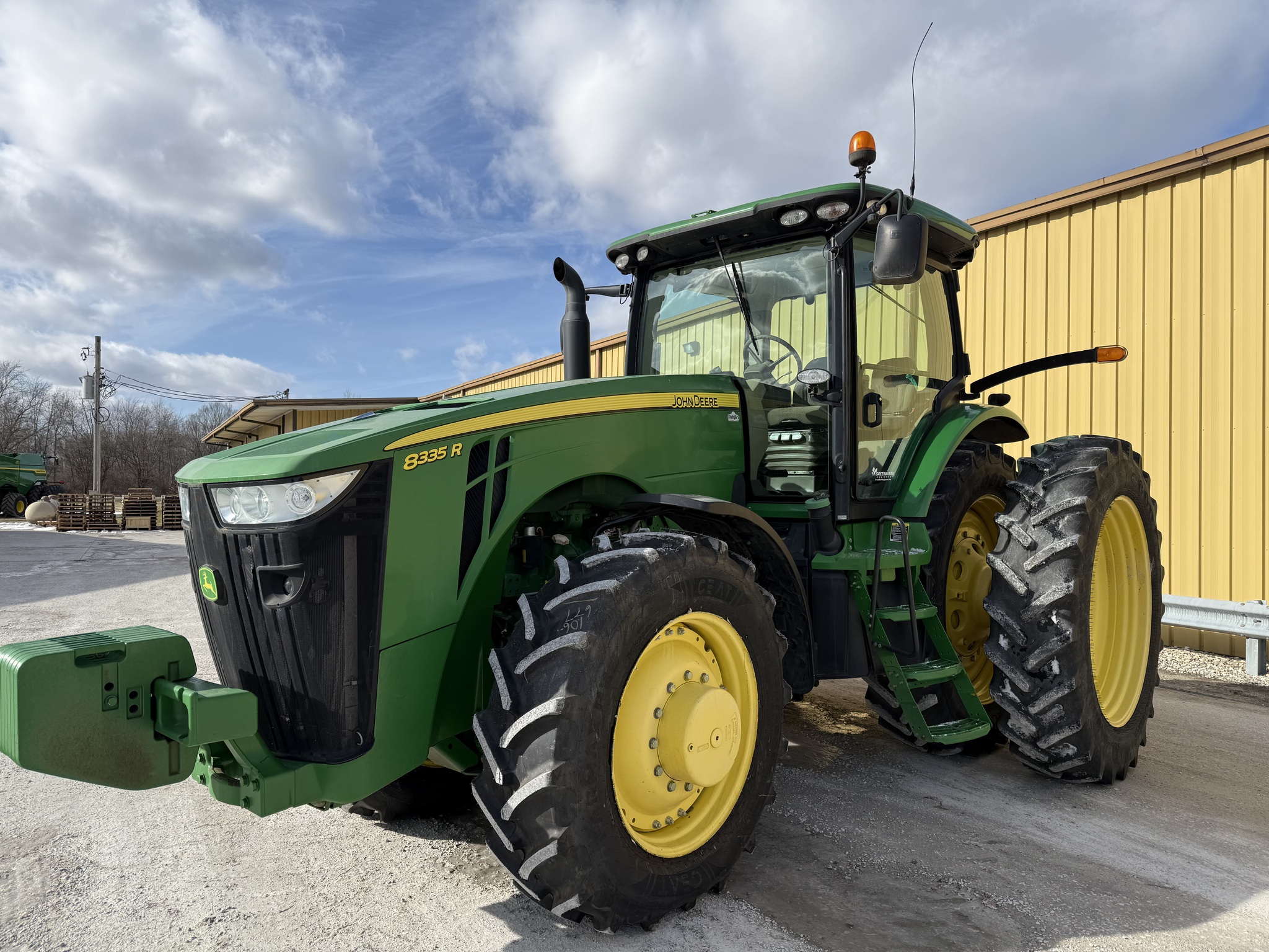 2012 John Deere 8335R Image 7