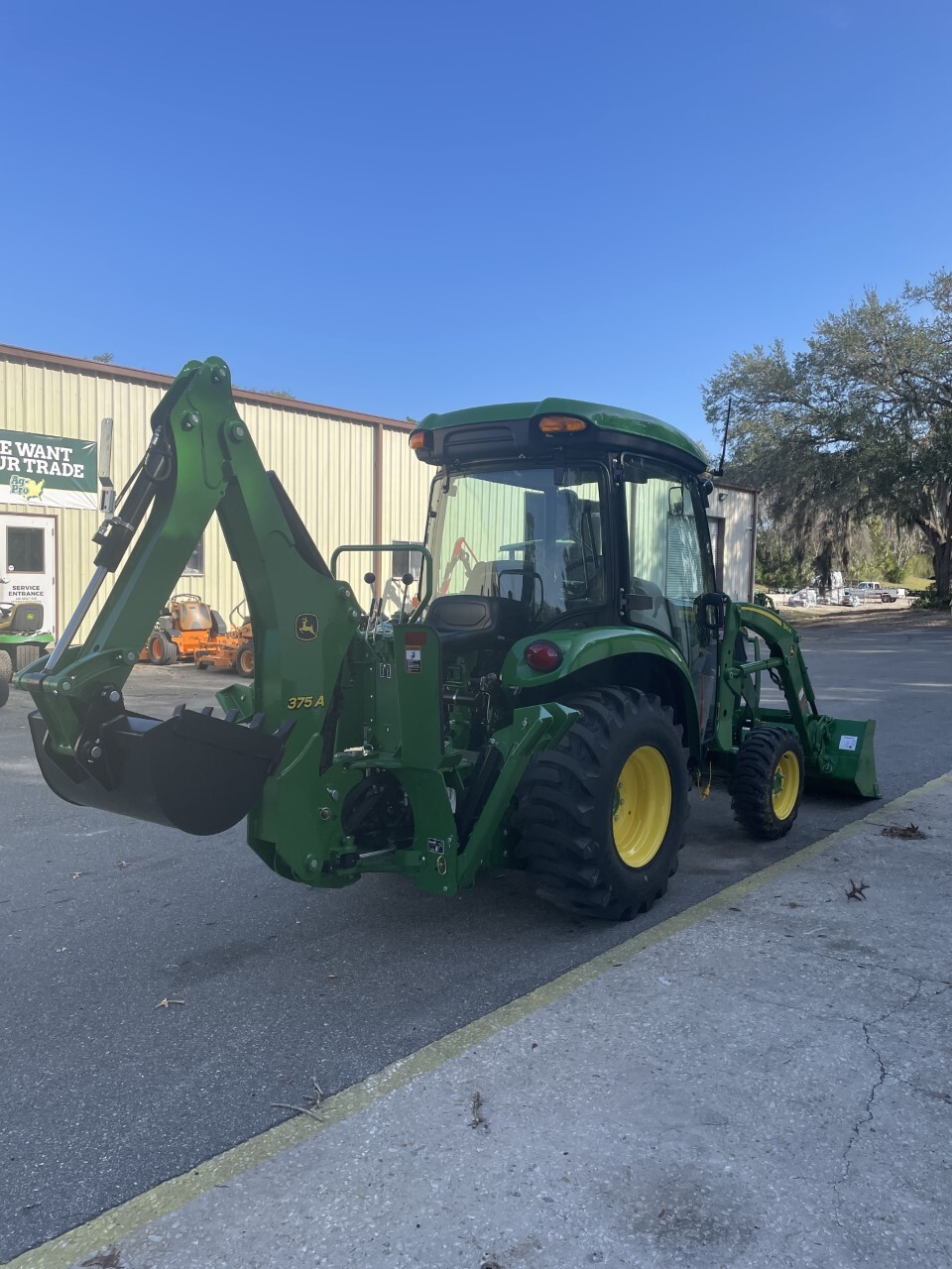 2023 John Deere 3033R Image 5