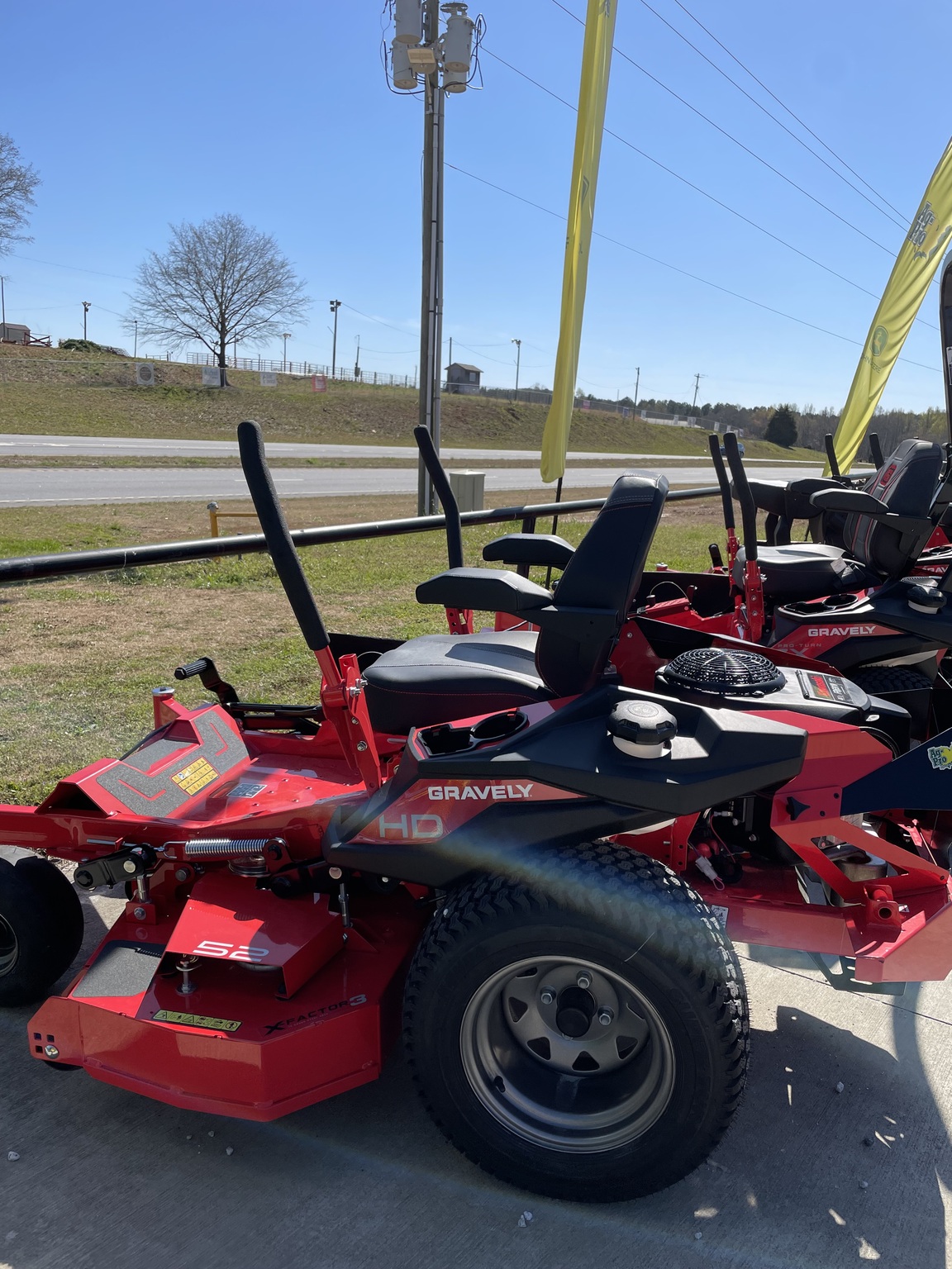 2022 Gravely ZTHD 52 Image 3