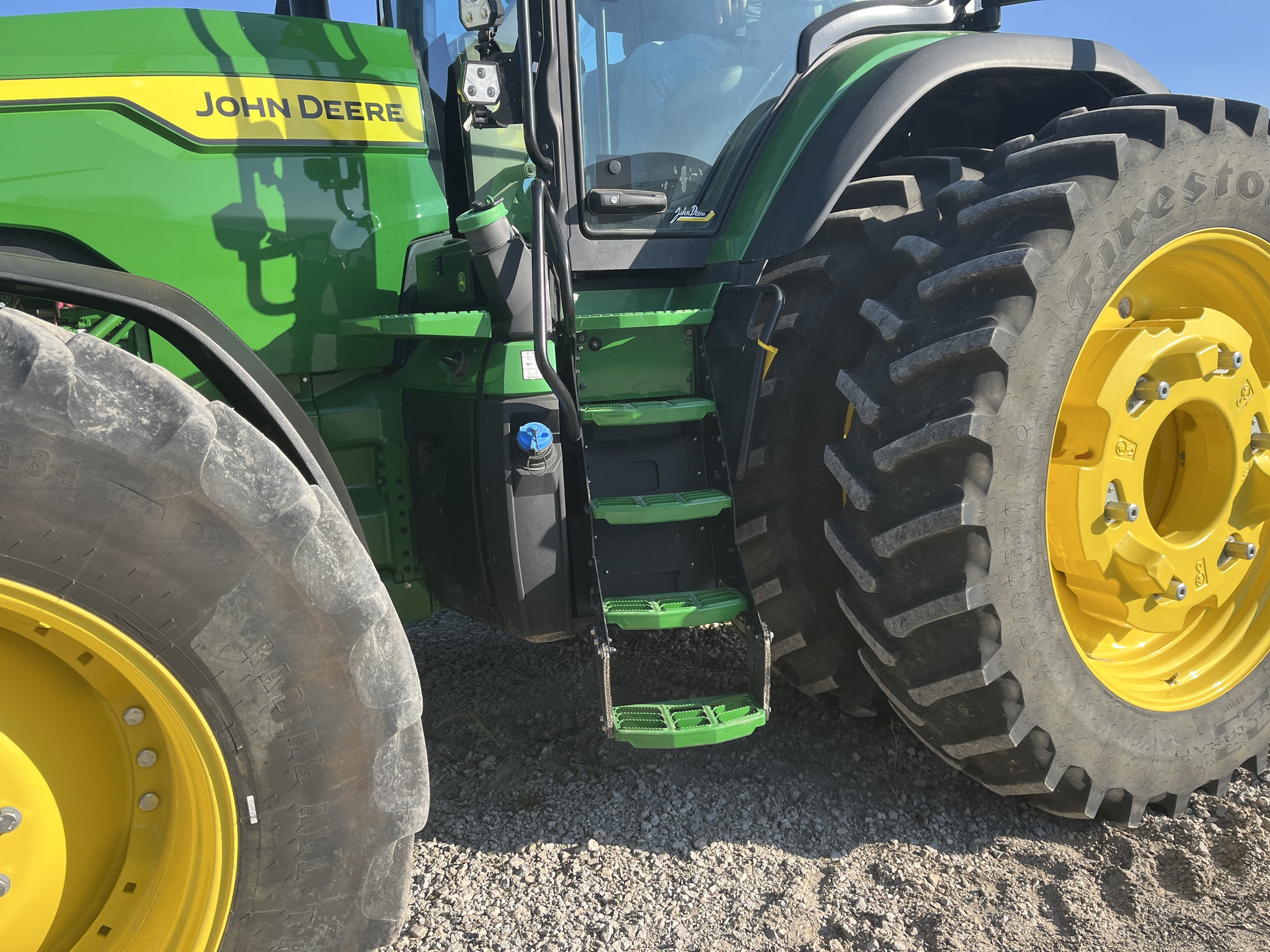  2023 John Deere 8R 370 at Heritage Tractor in Kewanee, IL