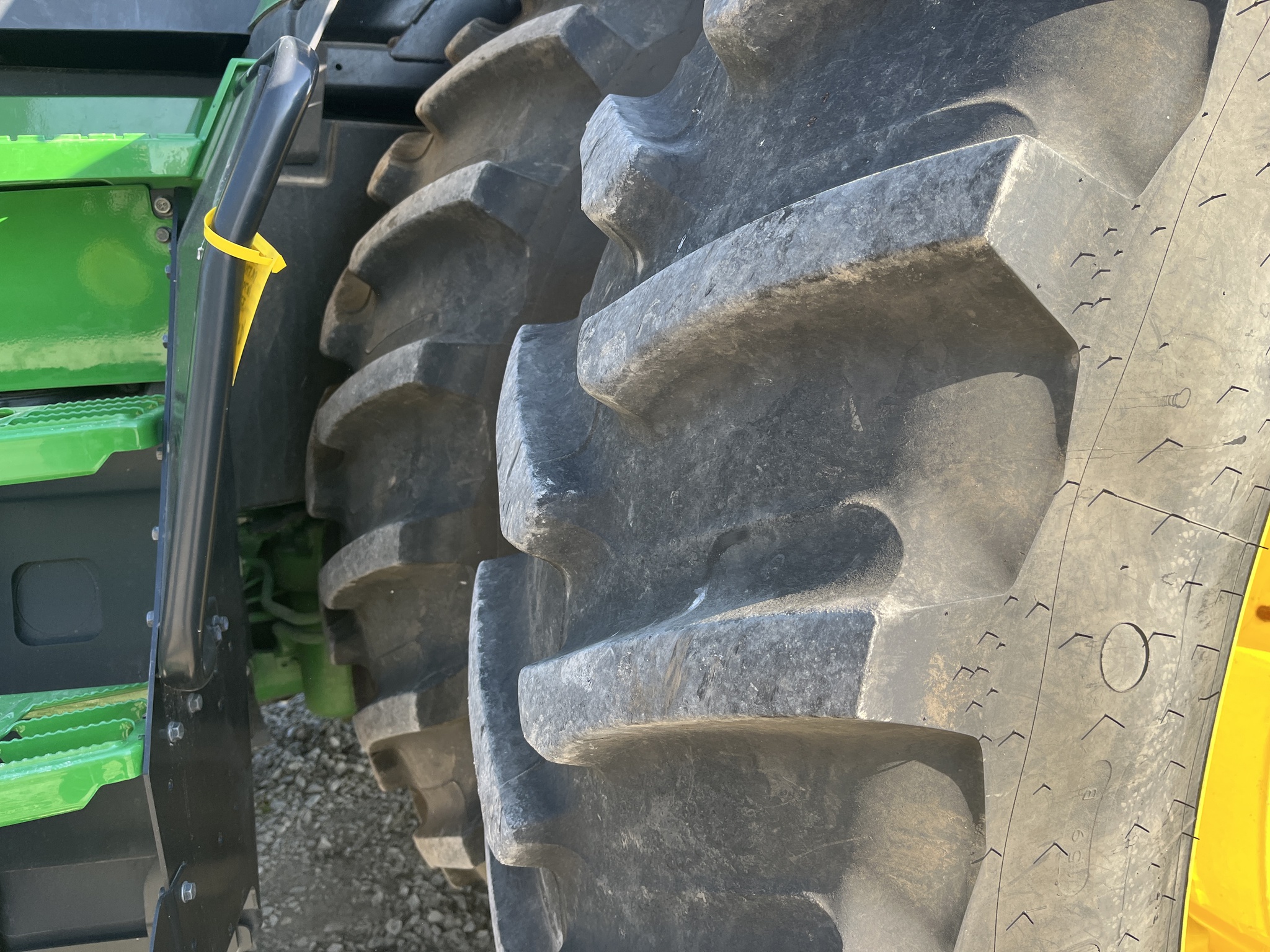  2023 John Deere 8R 370 at Heritage Tractor in Kewanee, IL
