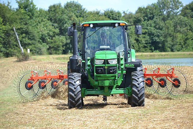 2023 Monroe 10 wheel agline rake Image 2