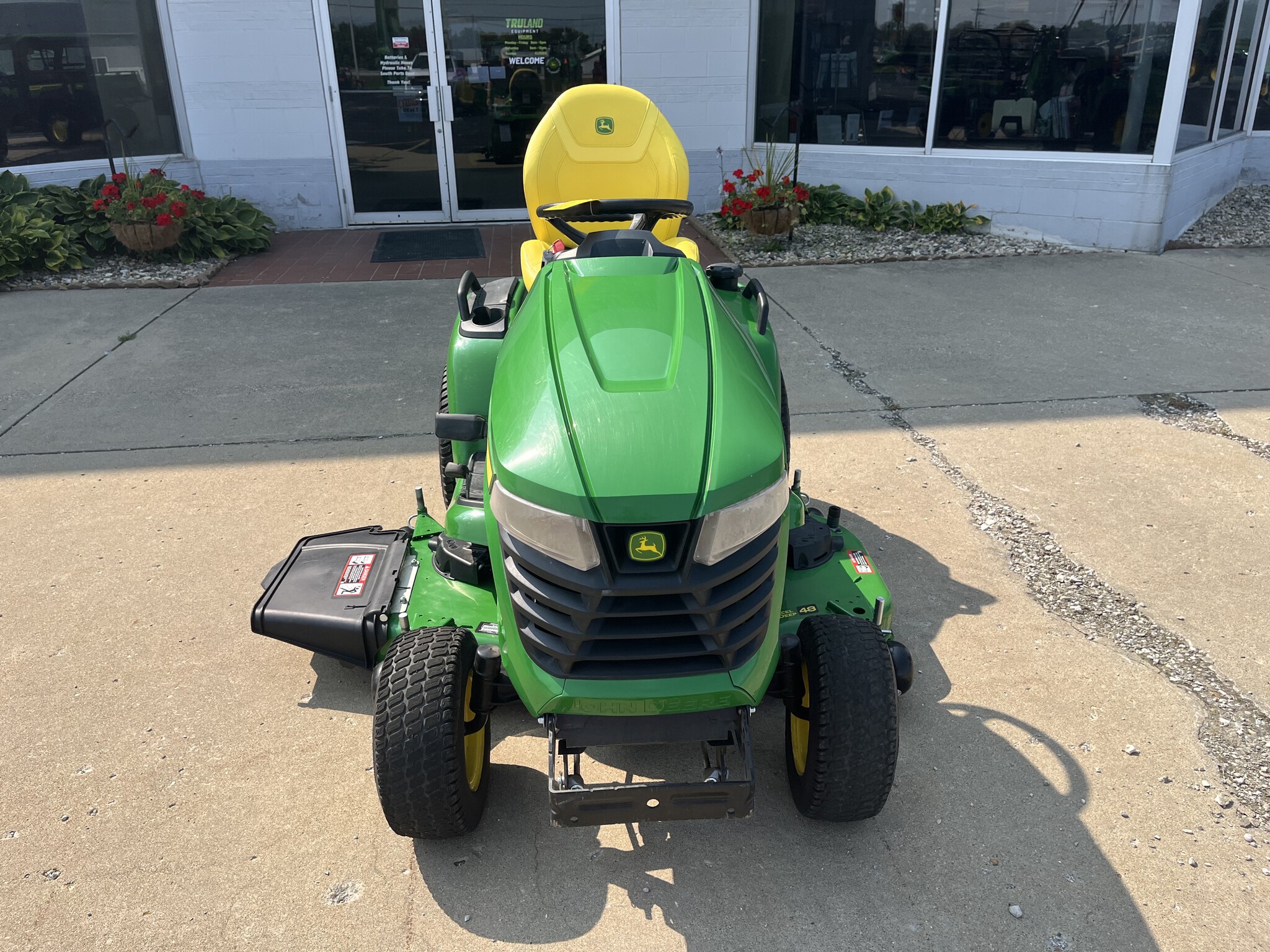 2024 John Deere X590 Image 2