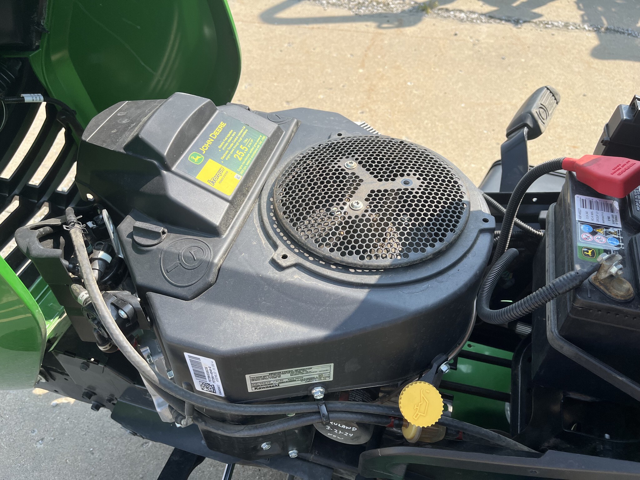 2024 John Deere X590 Image 8