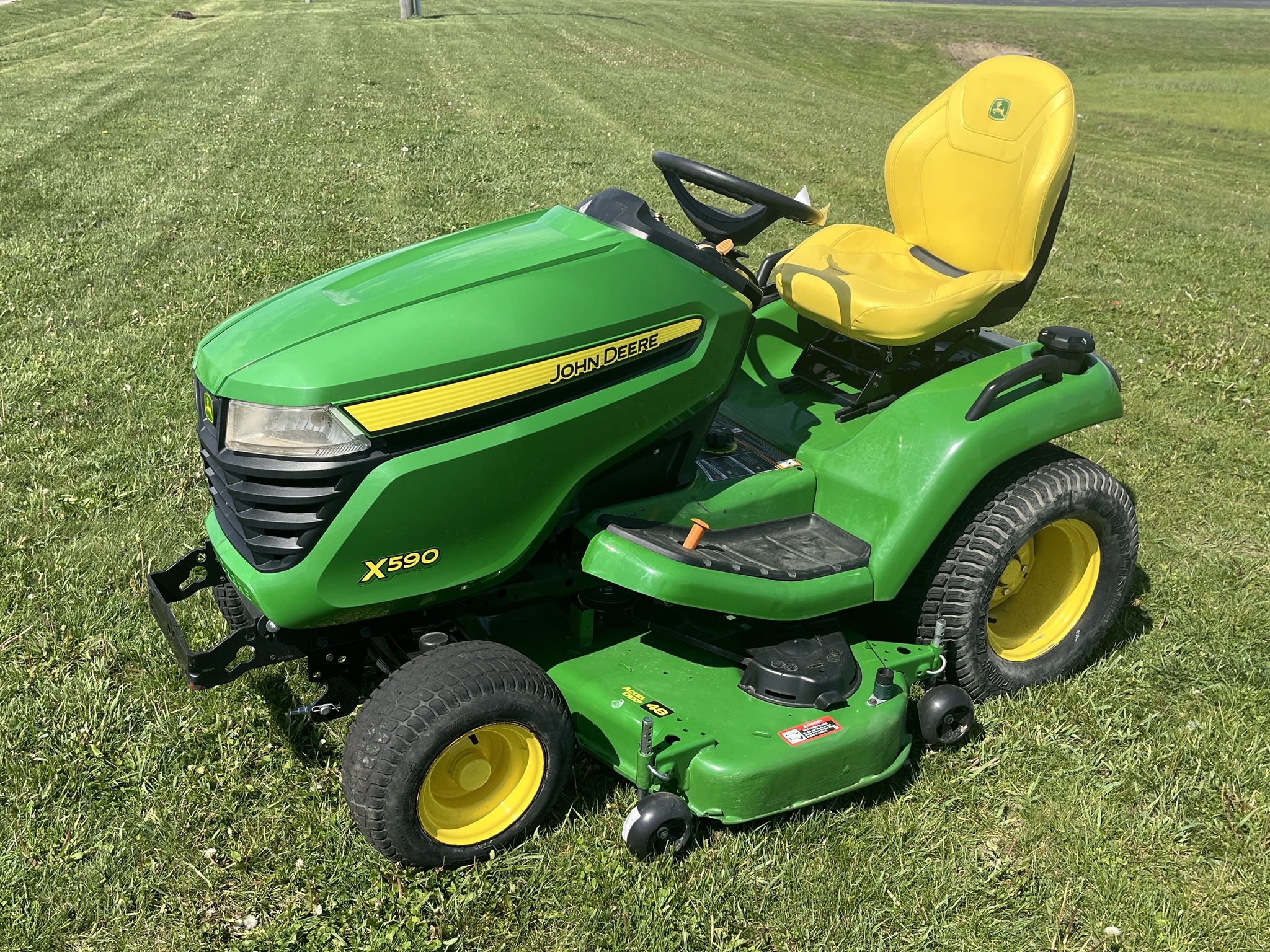 2024 John Deere X590 Image 2