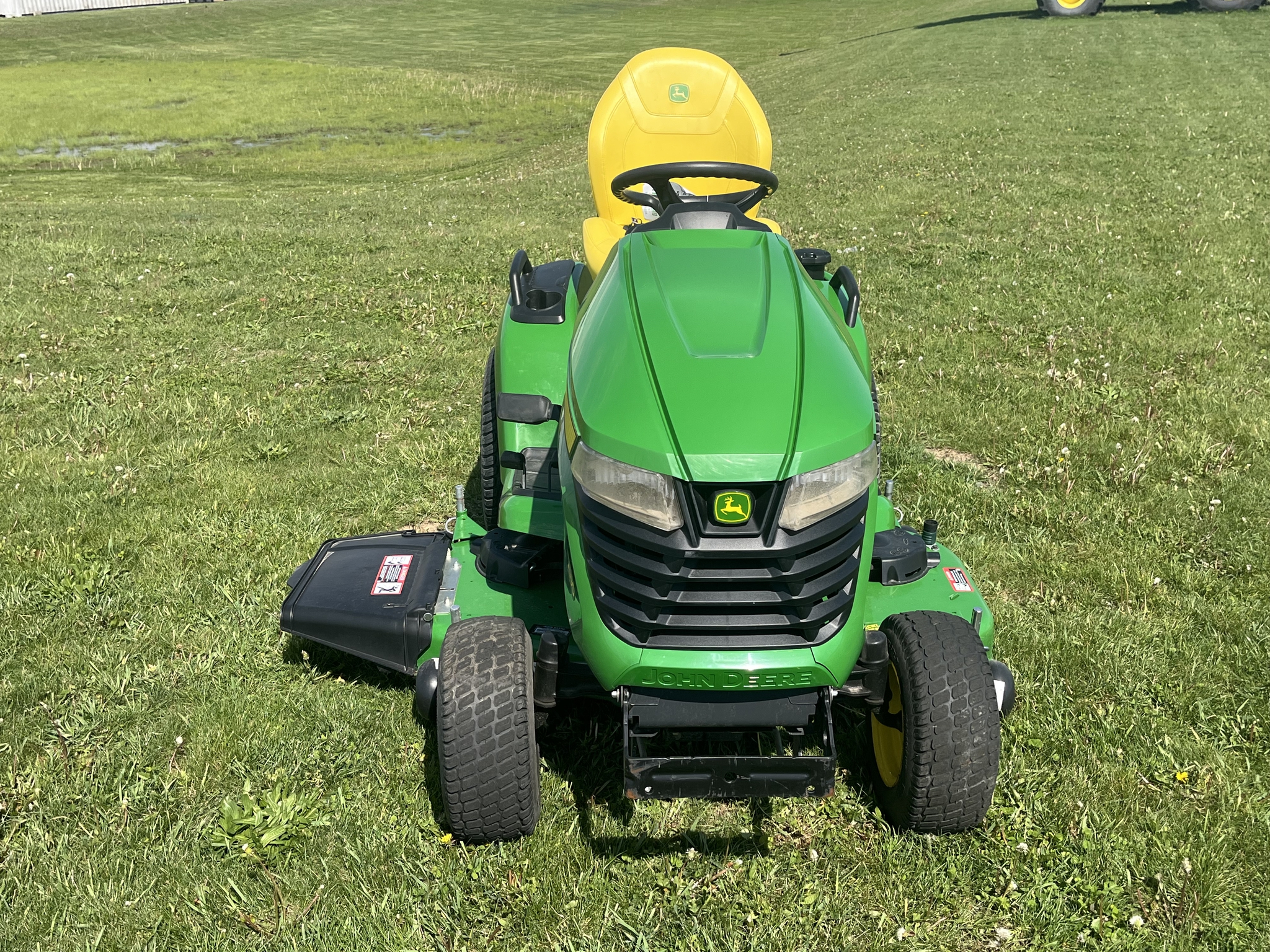 2024 John Deere X590 Image 3
