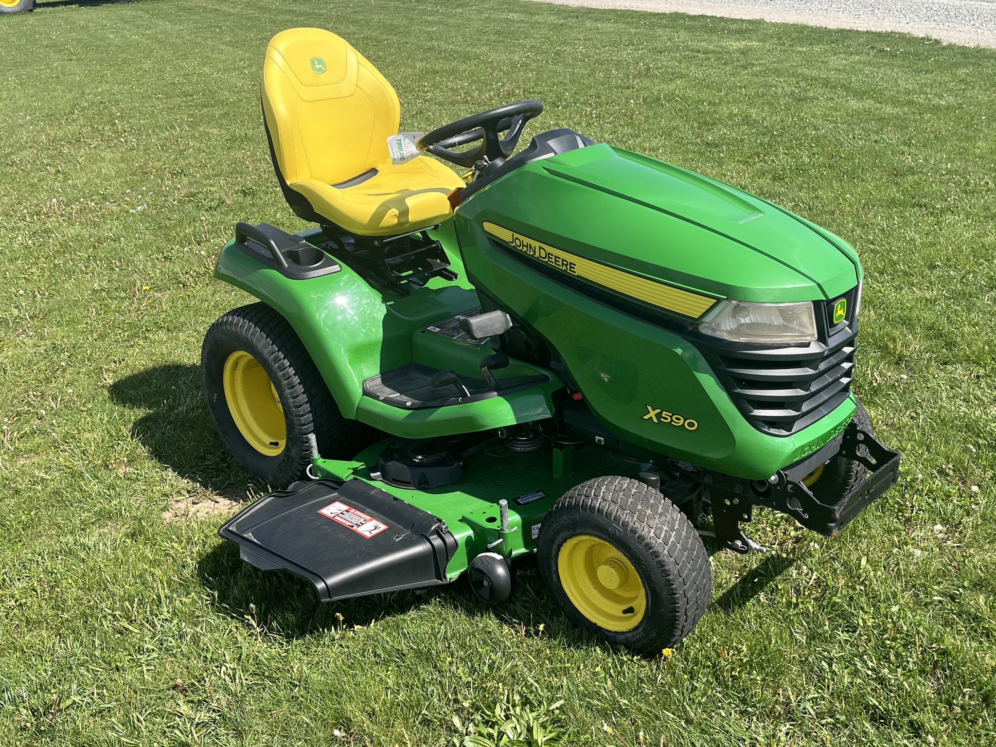 2024 John Deere X590 Image 4