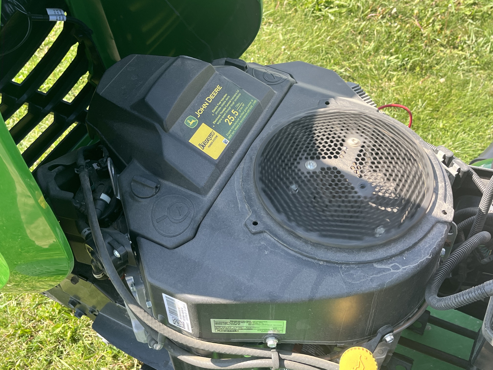 2024 John Deere X590 Image 10