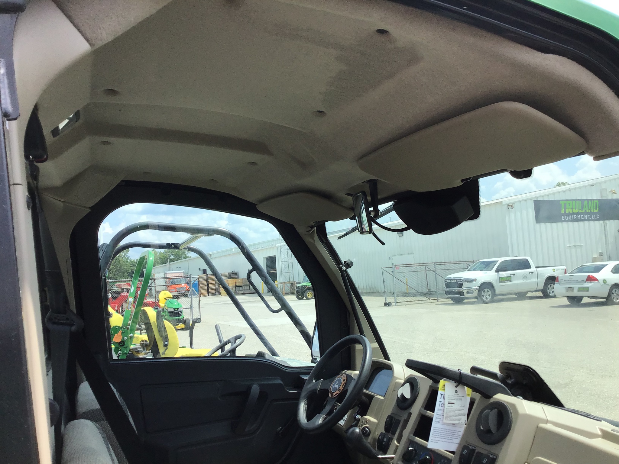 2023 John Deere XUV 835R Image 10
