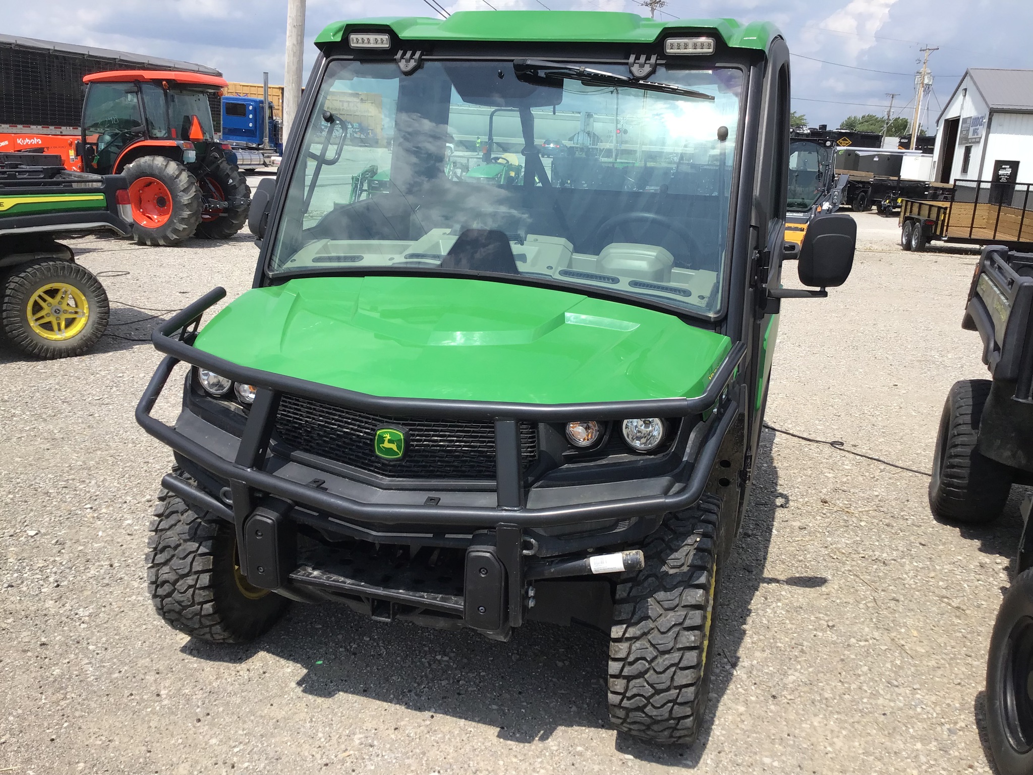 2023 John Deere XUV 835R Image 3