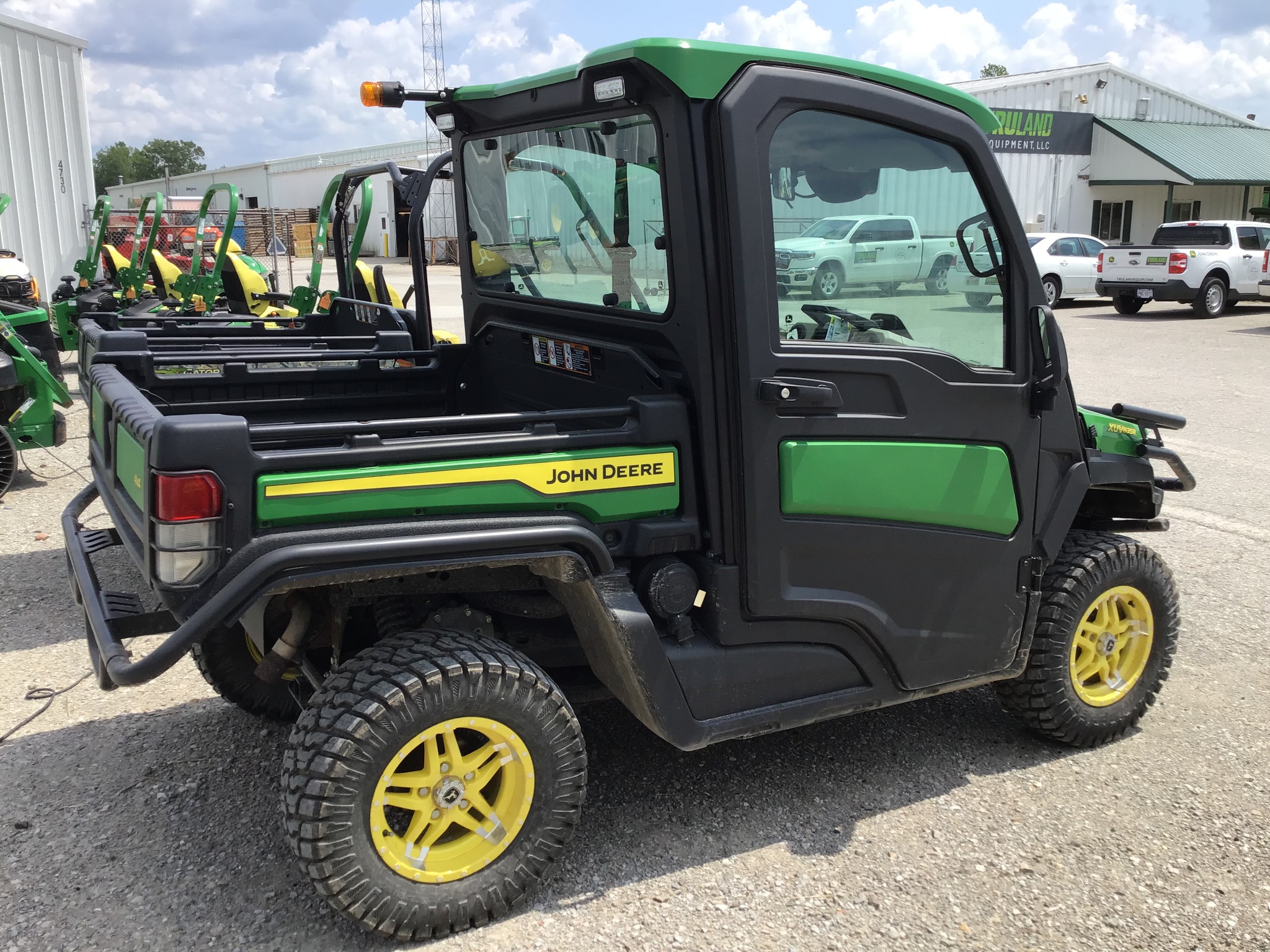 2023 John Deere XUV 835R Image 5