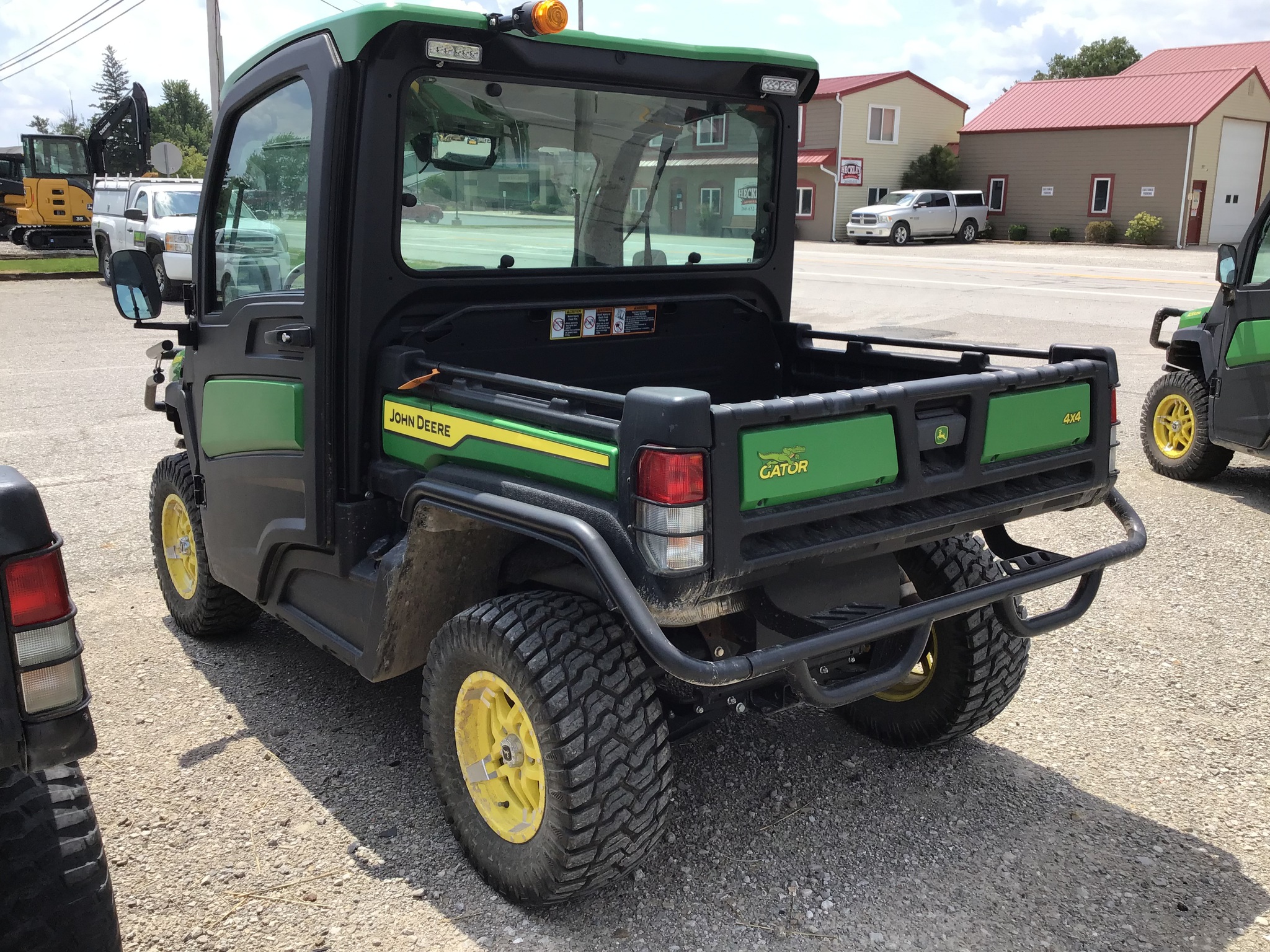 2023 John Deere XUV 835R Image 7
