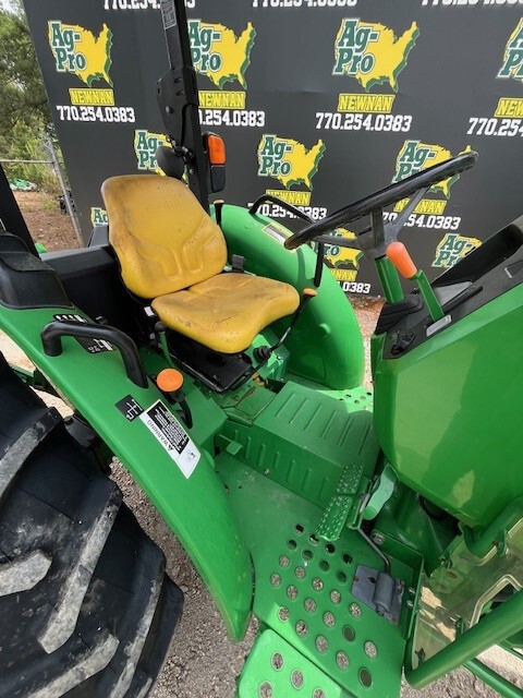 2015 John Deere 5045E Image 5