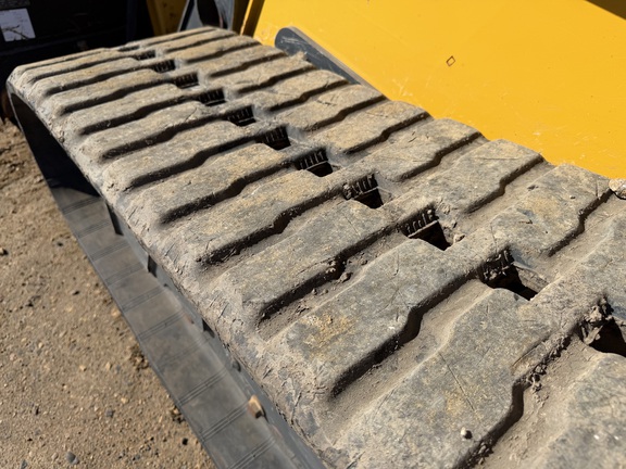 2023 John Deere 333G - Photo9