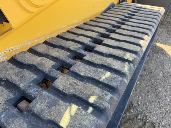 2023 John Deere 333G - Photo11