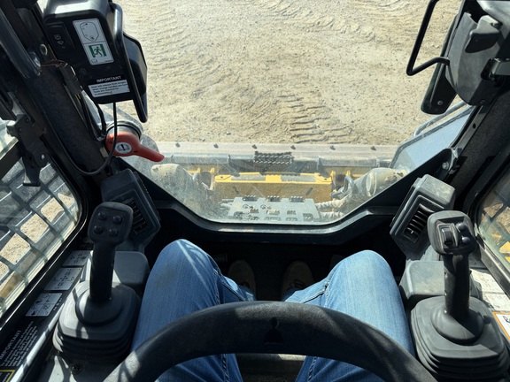 2023 John Deere 333G - Photo23