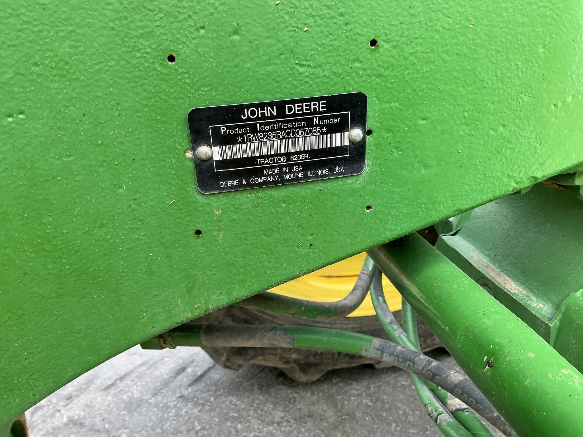 2012 John Deere 8235R Image 9