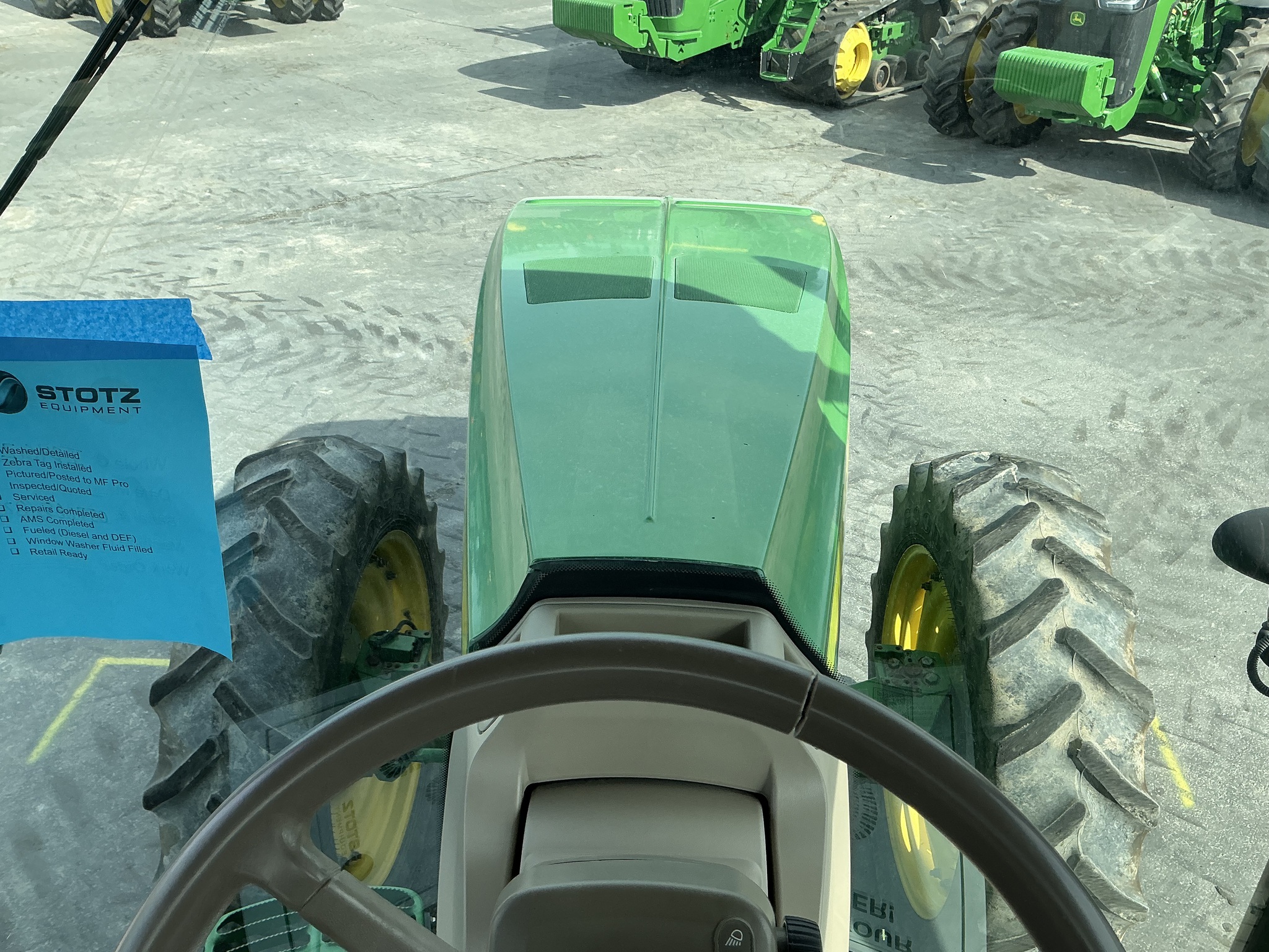 2012 John Deere 8235R Image 21