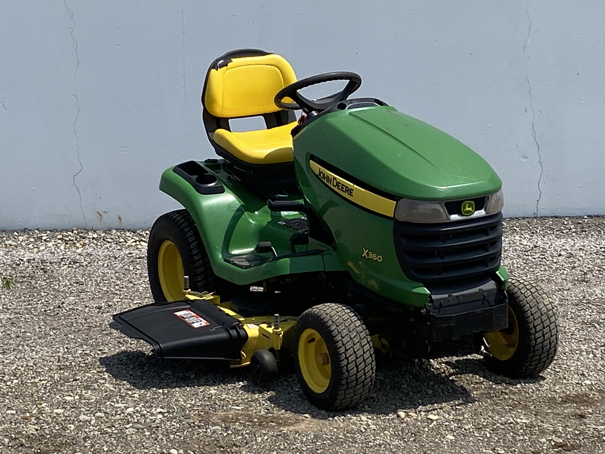 2011 John Deere X360 Image 1
