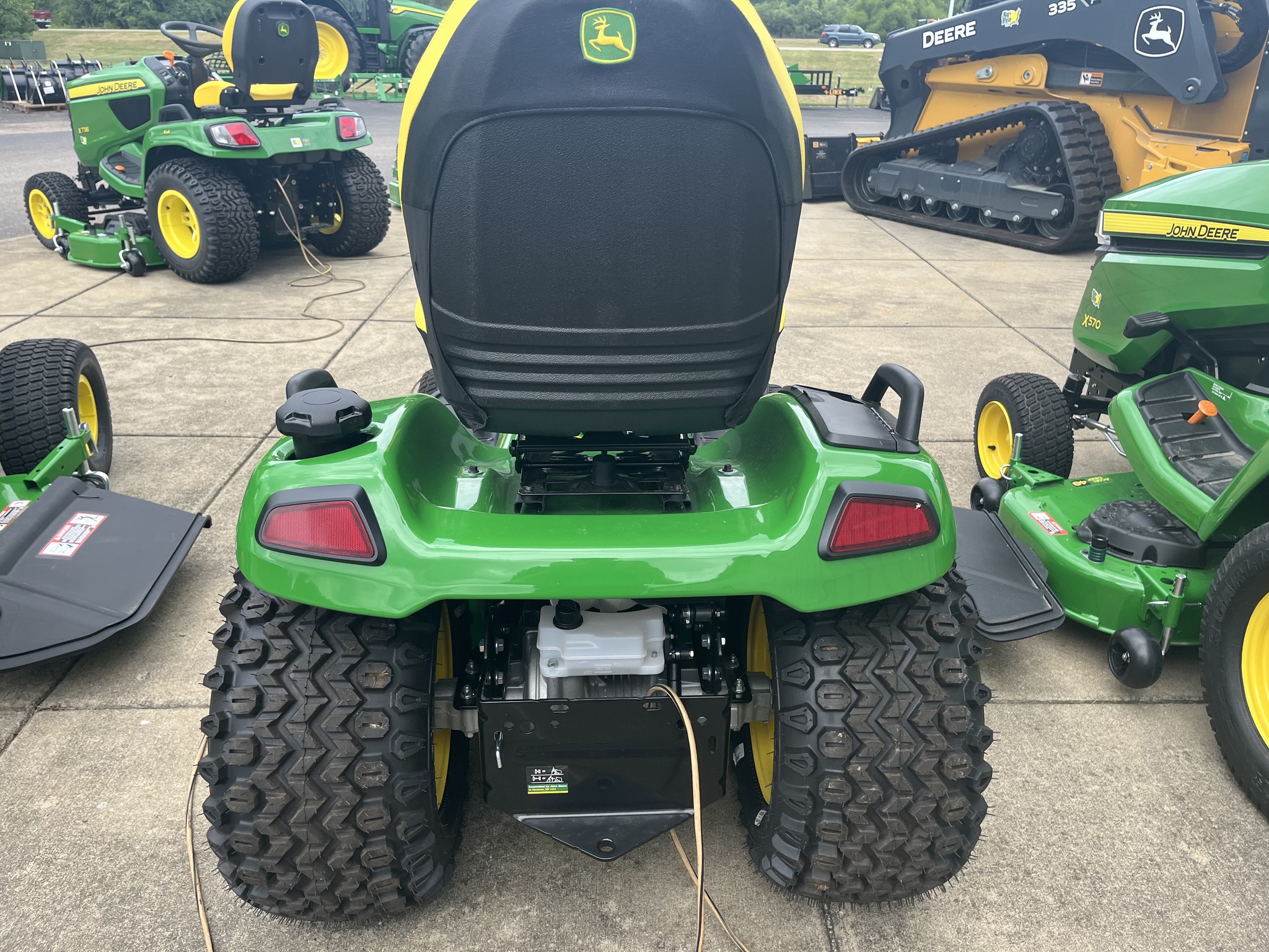 2025 John Deere X580A Image 8