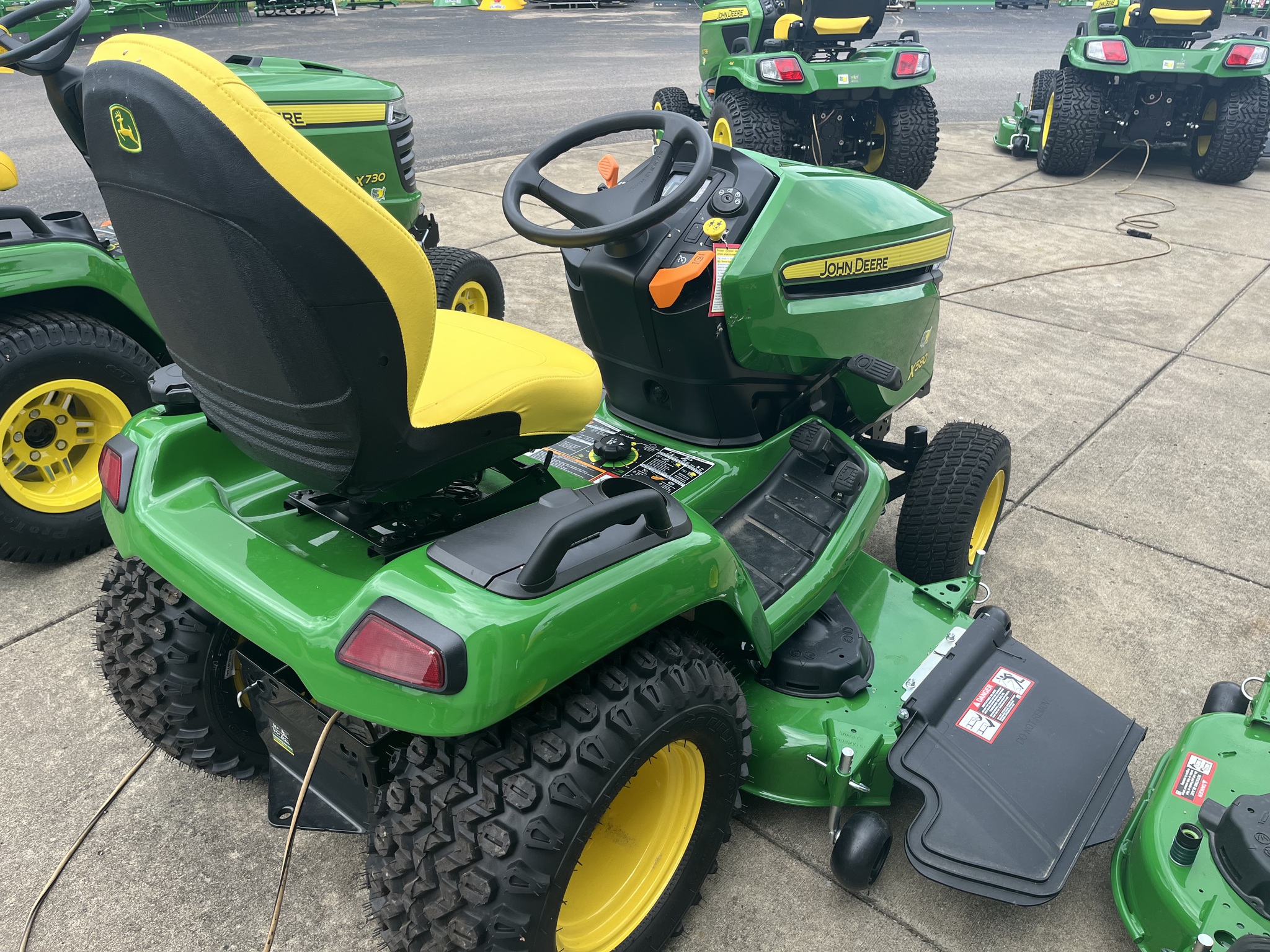 2025 John Deere X580A Image 4