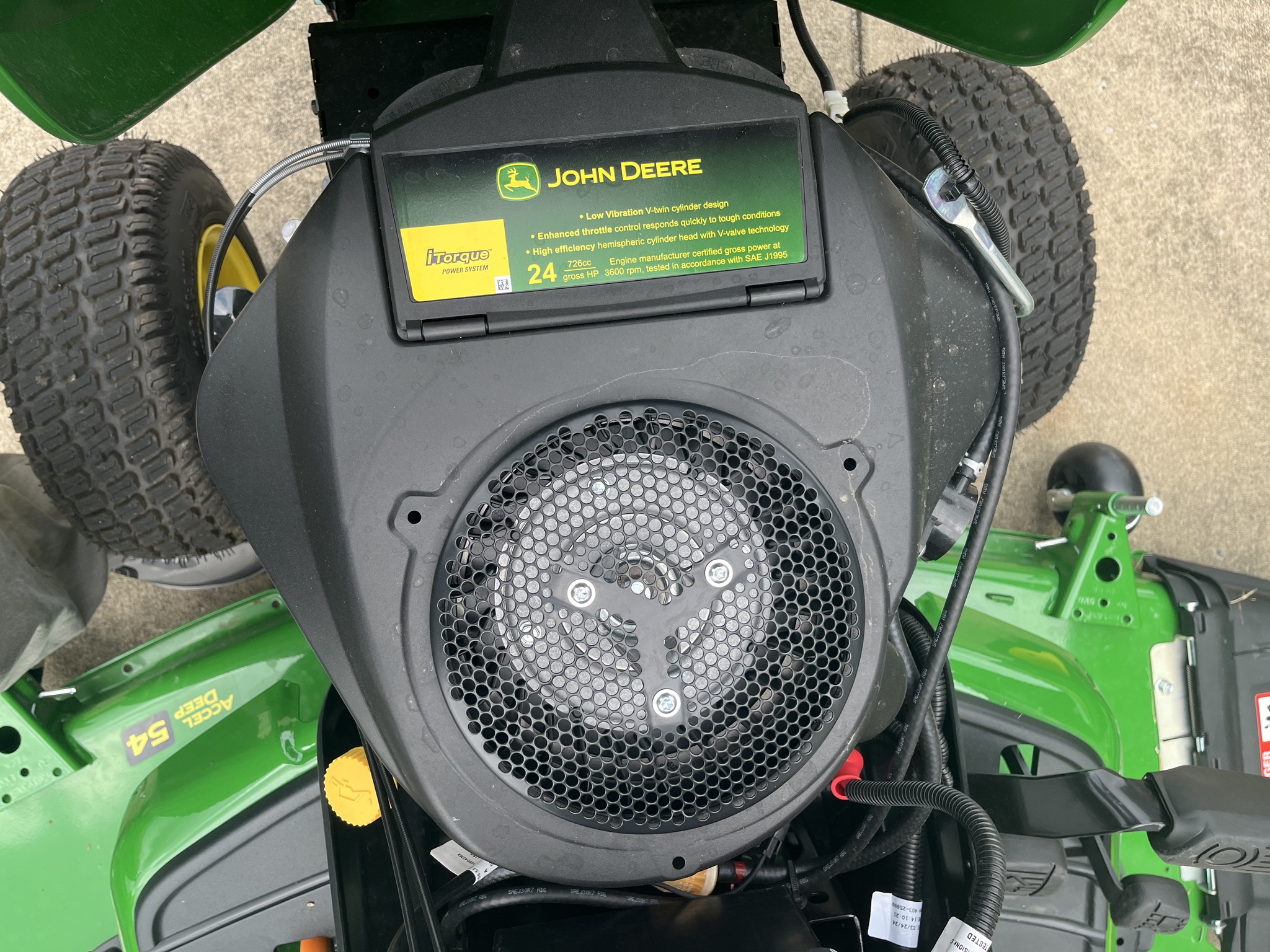 2025 John Deere X580A Image 12