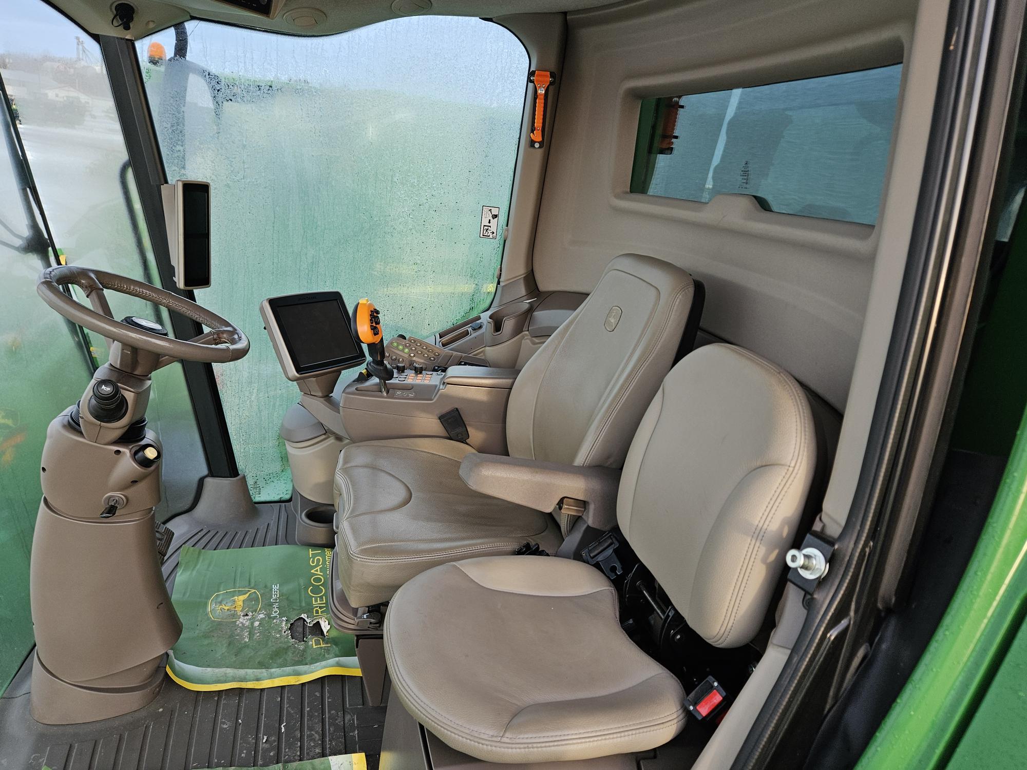 2015 John Deere S680 Image 8