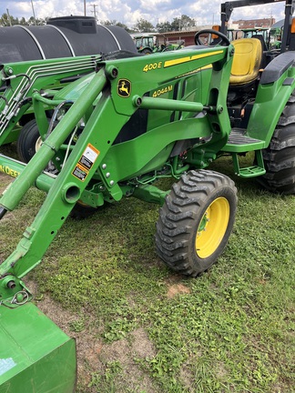 2019 John Deere 4044M Photo 2