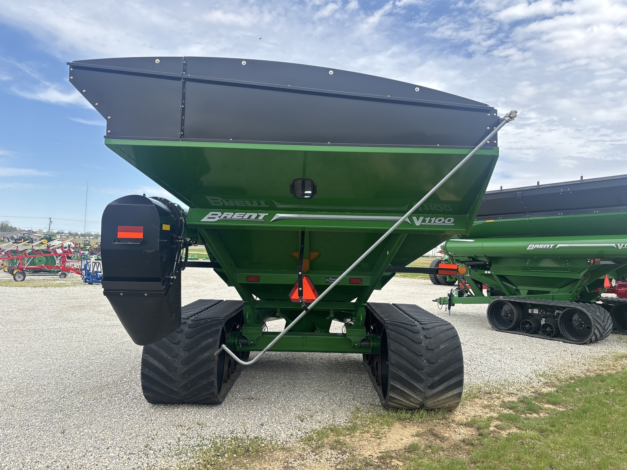 Used 2018 Brent V1100 Grain Carts at Koenig Equipment in Greenville, OH - PhotoXL3