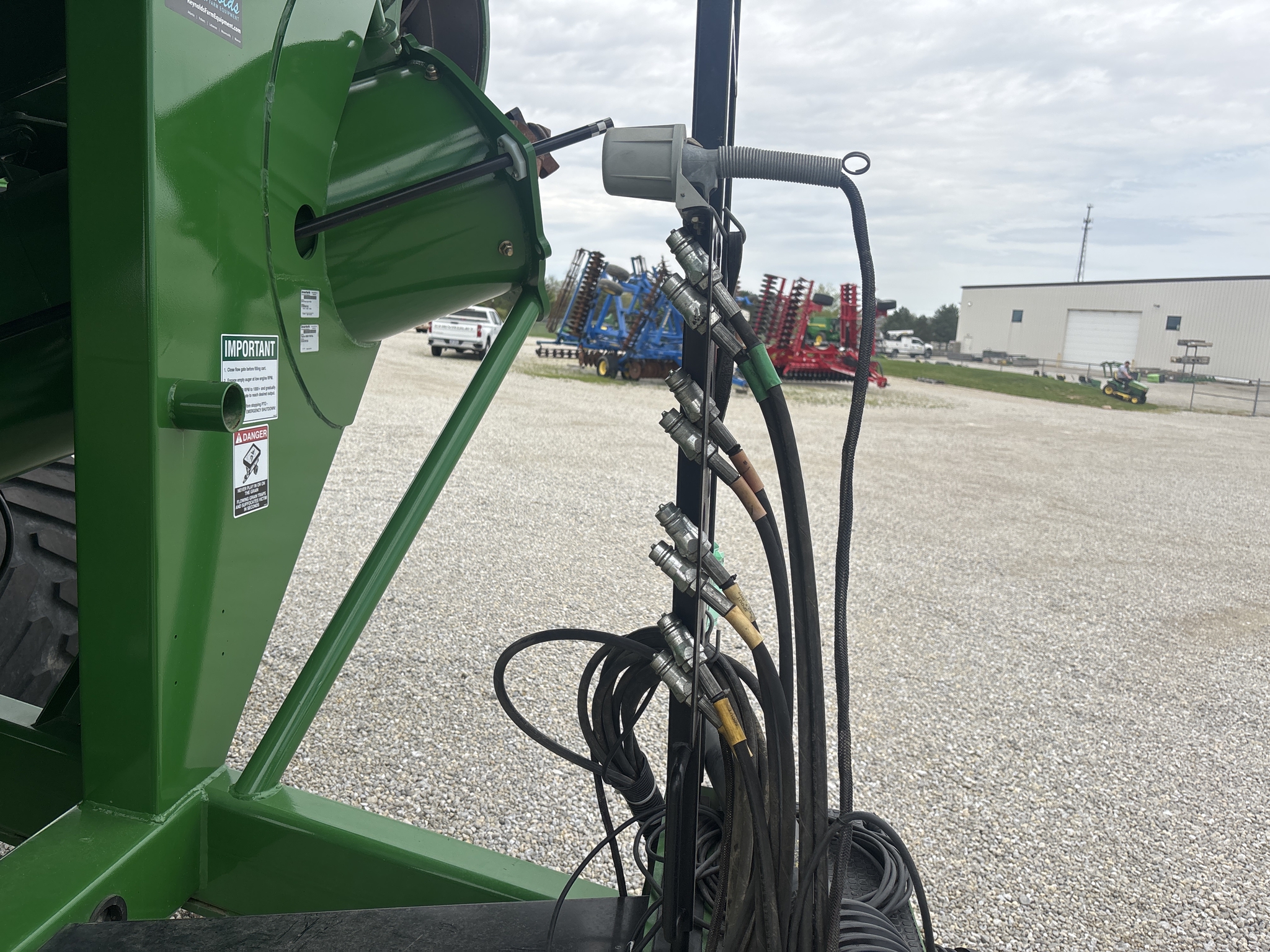 Used 2018 Brent V1100 Grain Carts at Koenig Equipment in Greenville, OH - PhotoXL21