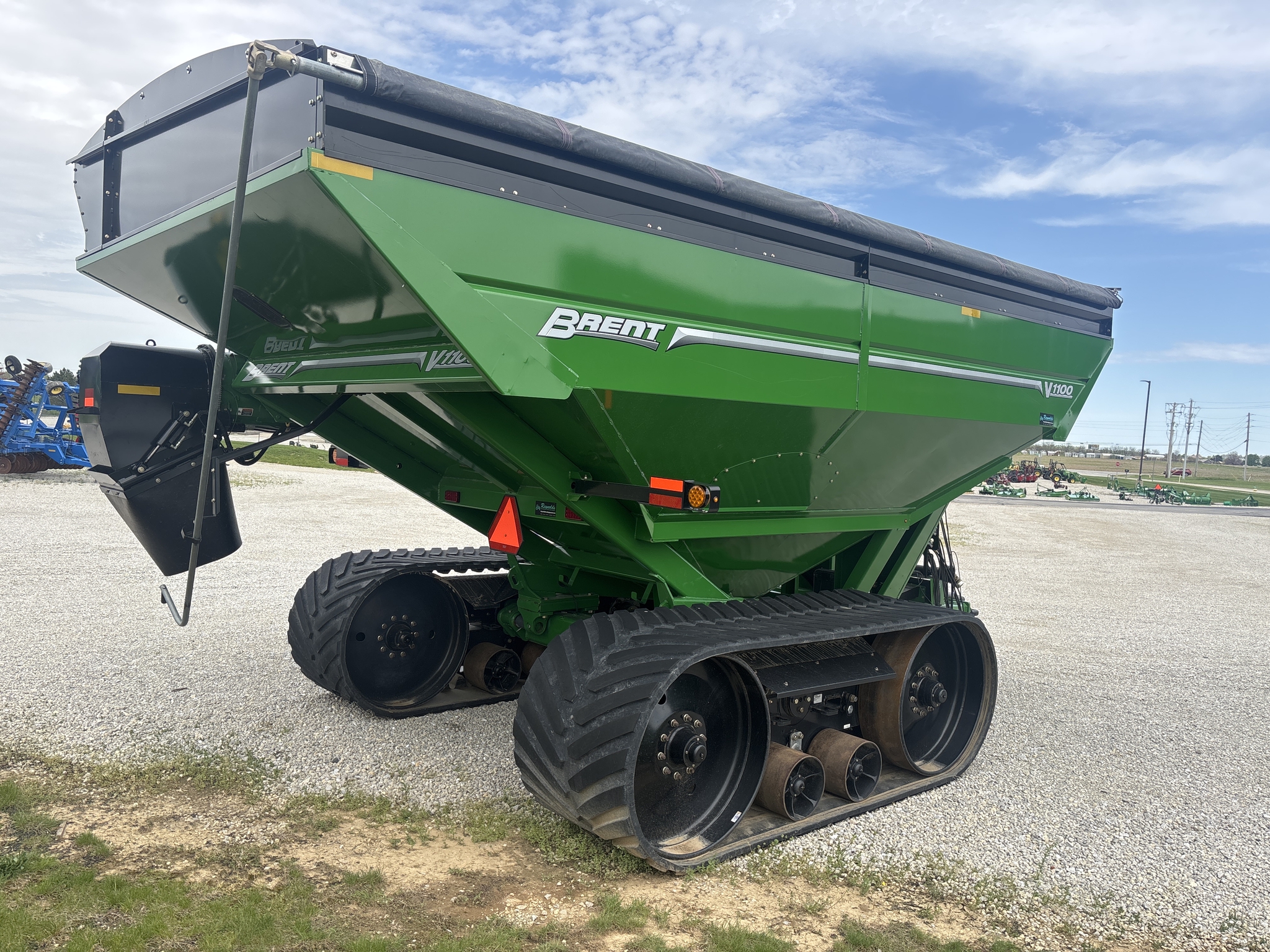 Used 2018 Brent V1100 Grain Carts at Koenig Equipment in Greenville, OH - PhotoXL4