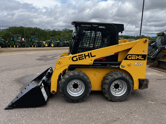 2023 Gehl R220 - Photo3