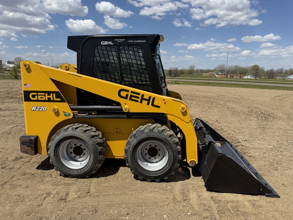 2023 Gehl R220 - Photo2