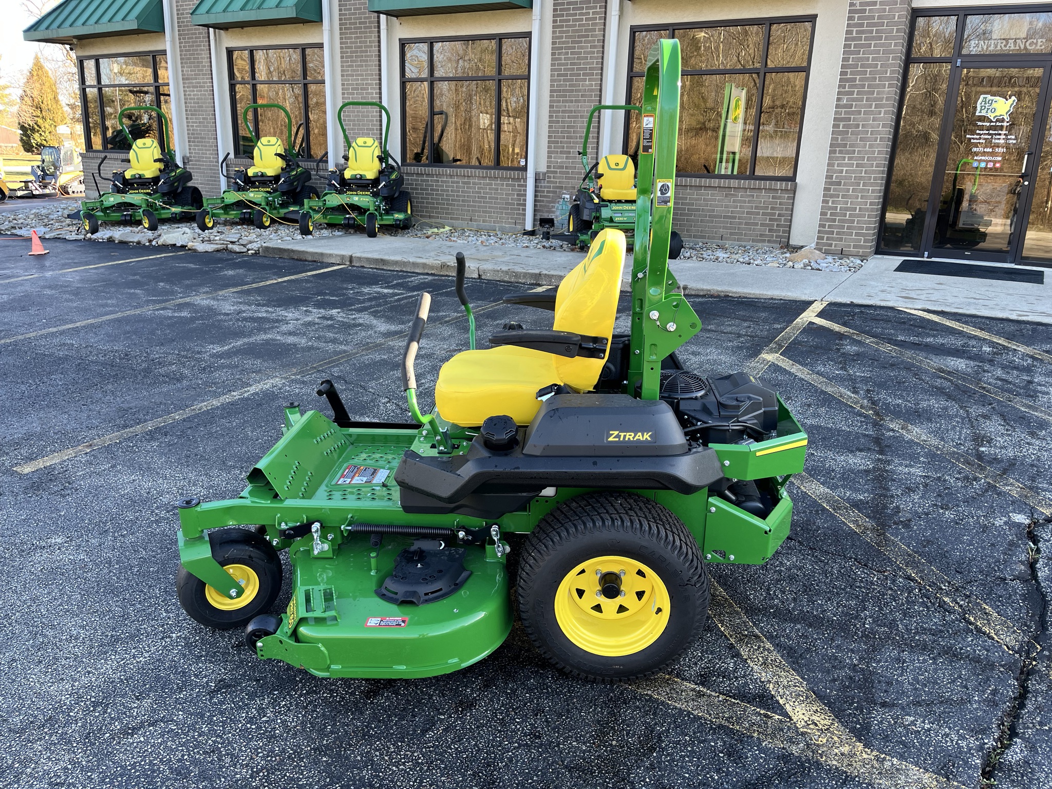 2024 John Deere Z730M Image 2