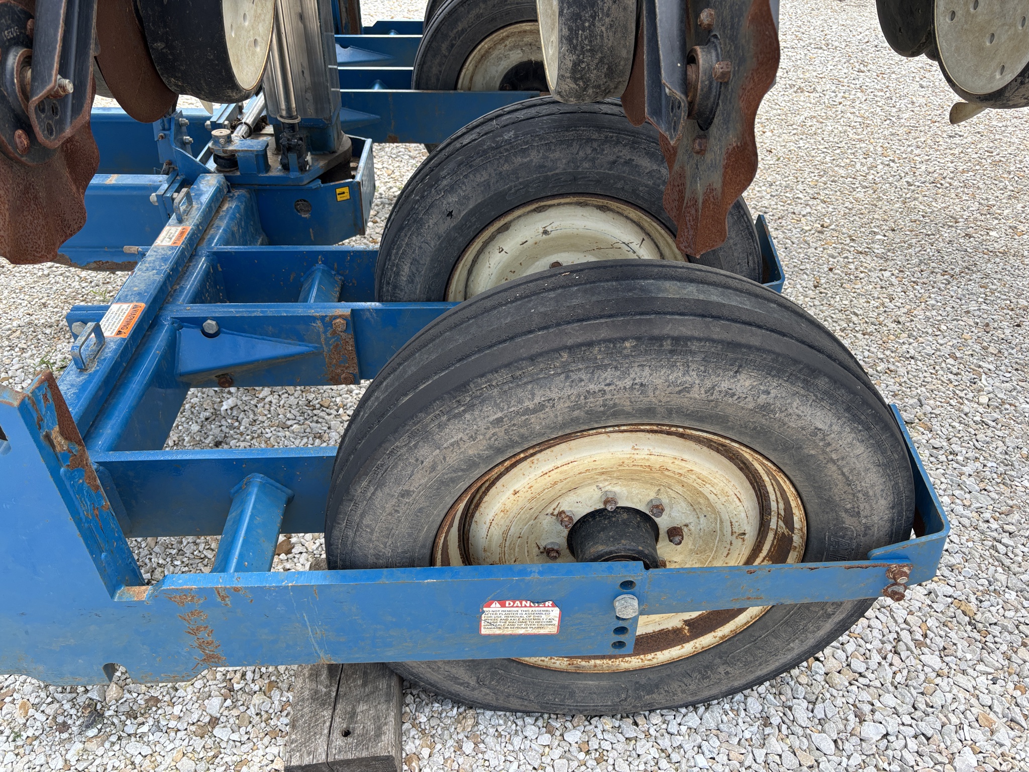  2005 Kinze 3600 at Heritage Tractor in Rockport, IL