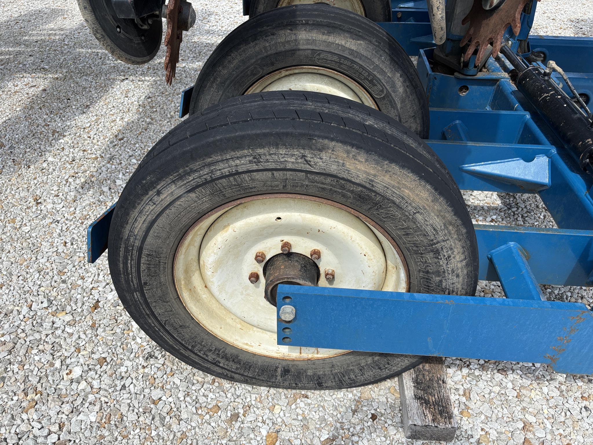  2005 Kinze 3600 at Heritage Tractor in Rockport, IL