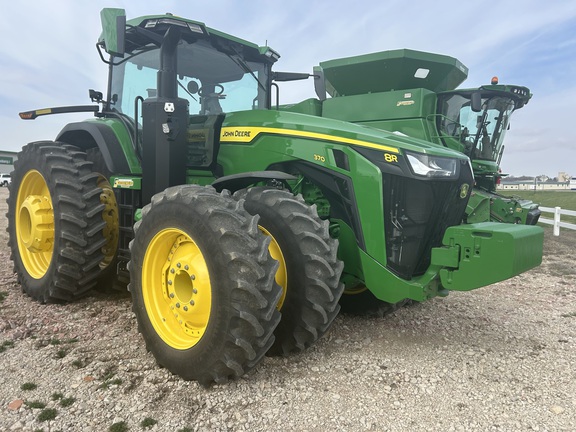 2024 John Deere 8R 370 (3rd thumbnail)
