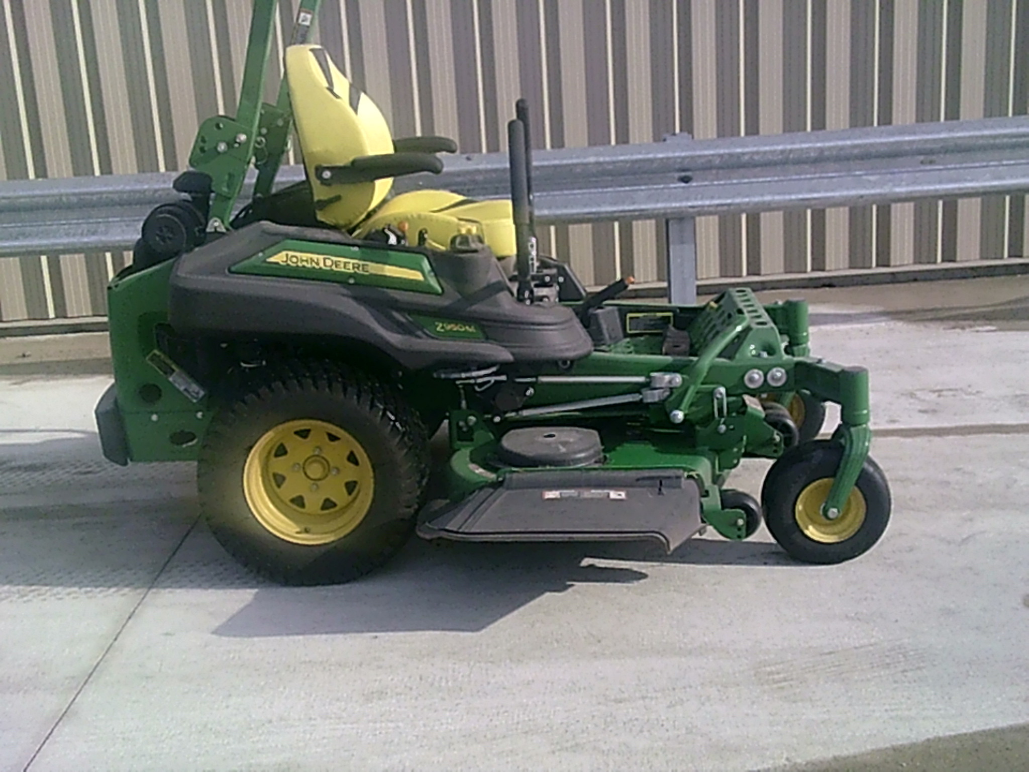 2022 John Deere Z950M Image 2