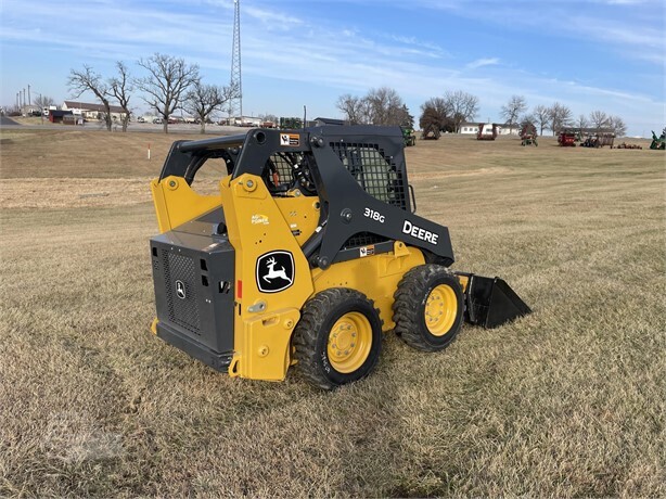 2025 John Deere 318G Image 4