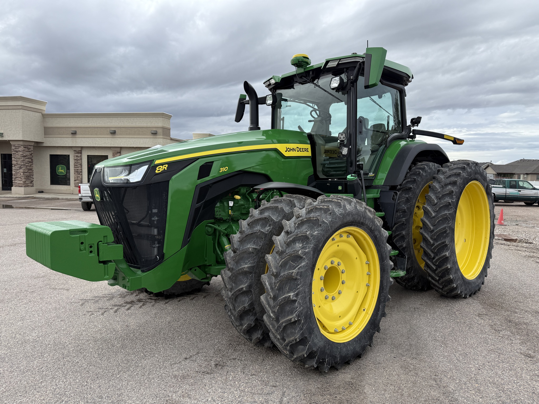 2023 John Deere 8R 310 Image 1