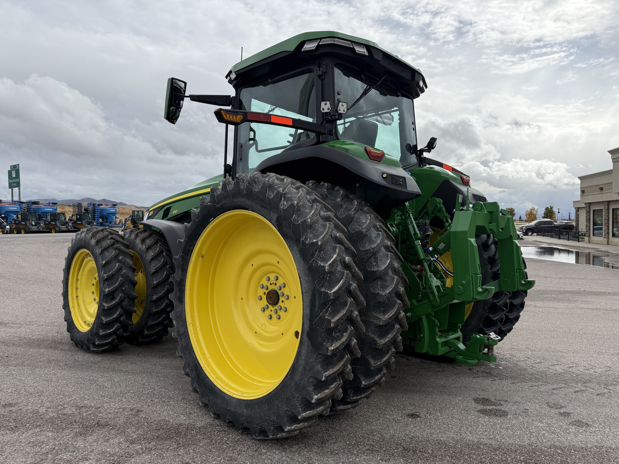 2023 John Deere 8R 310 Image 3