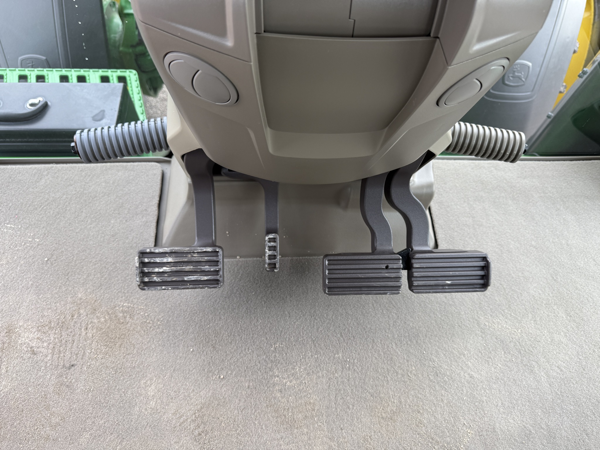 2023 John Deere 8R 310 Image 12