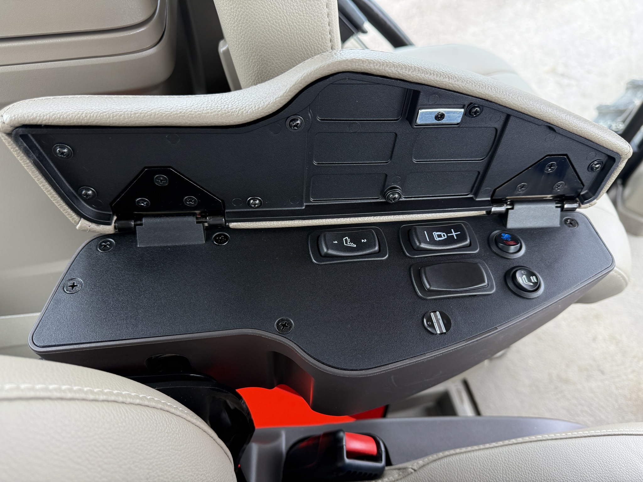 2023 John Deere 8R 310 Image 15